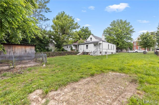 6704 Schofield Place, St Louis, MO 63133
