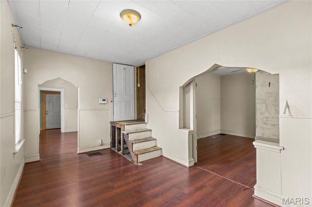 6704 Schofield Place, St Louis, MO 63133