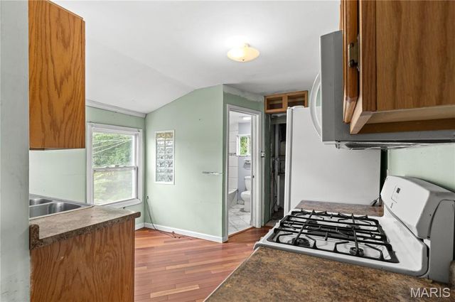 6704 Schofield Place, St Louis, MO 63133