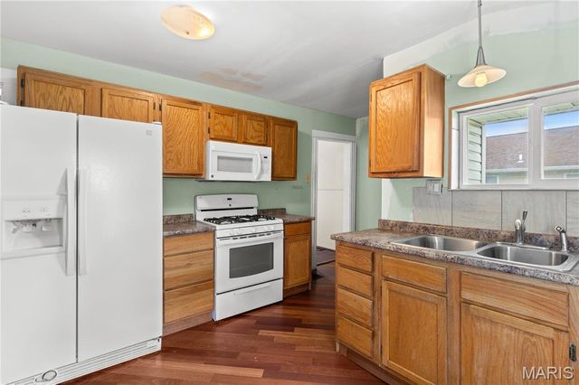 6704 Schofield Place, St Louis, MO 63133