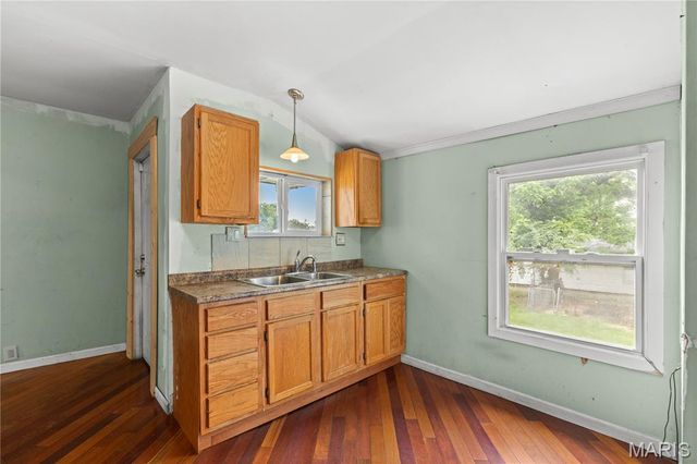 6704 Schofield Place, St Louis, MO 63133