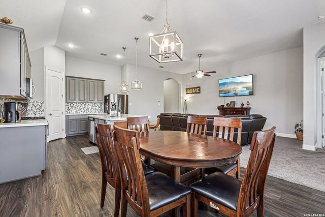 131 DOVETAIL ST, Boerne, TX 78006