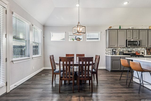 131 DOVETAIL ST, Boerne, TX 78006