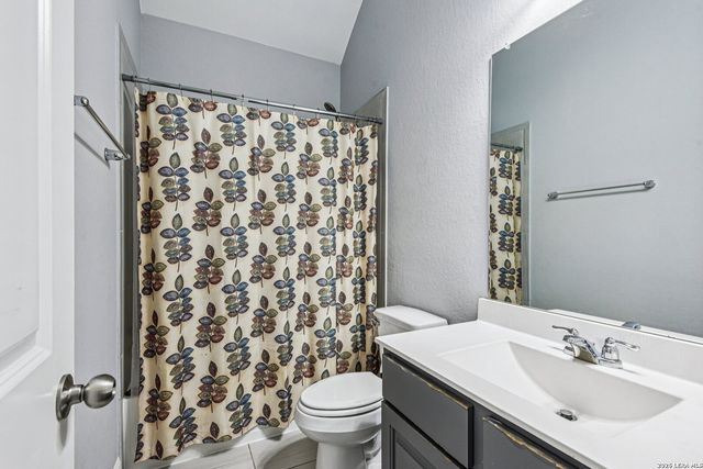 131 DOVETAIL ST, Boerne, TX 78006