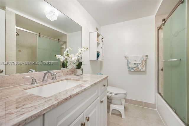 140 Lakeview Dr 203, Weston, FL 33326