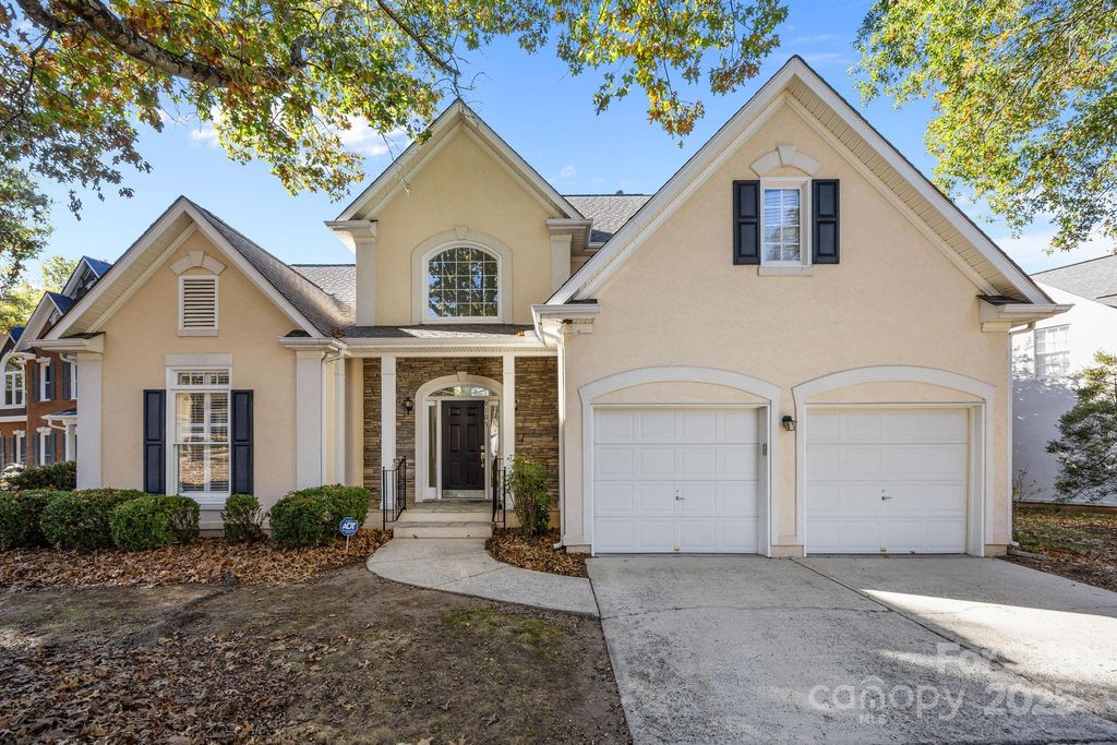 9105 SANDPIPER Drive, Charlotte, NC 28277