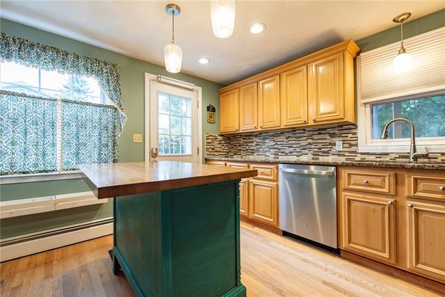 18 Woodcrest Drive, Johnston, RI 02919