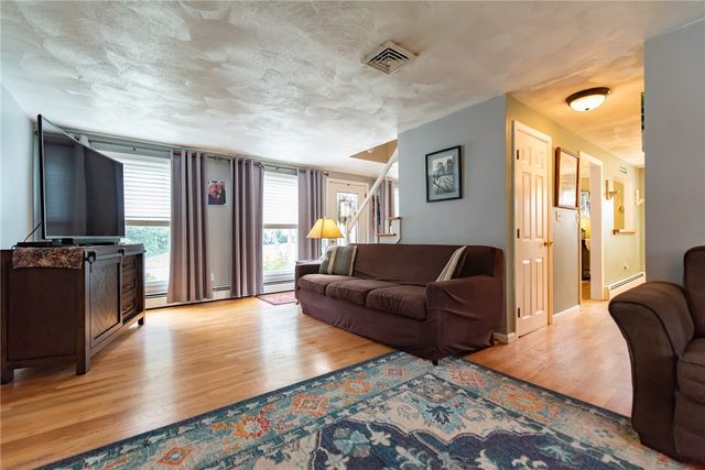 18 Woodcrest Drive, Johnston, RI 02919