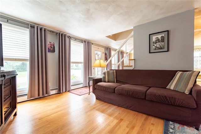 18 Woodcrest Drive, Johnston, RI 02919