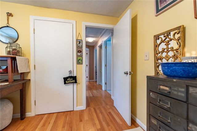 18 Woodcrest Drive, Johnston, RI 02919