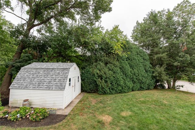 18 Woodcrest Drive, Johnston, RI 02919
