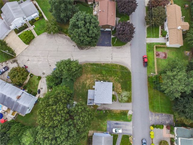 18 Woodcrest Drive, Johnston, RI 02919
