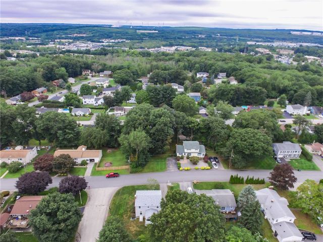 18 Woodcrest Drive, Johnston, RI 02919