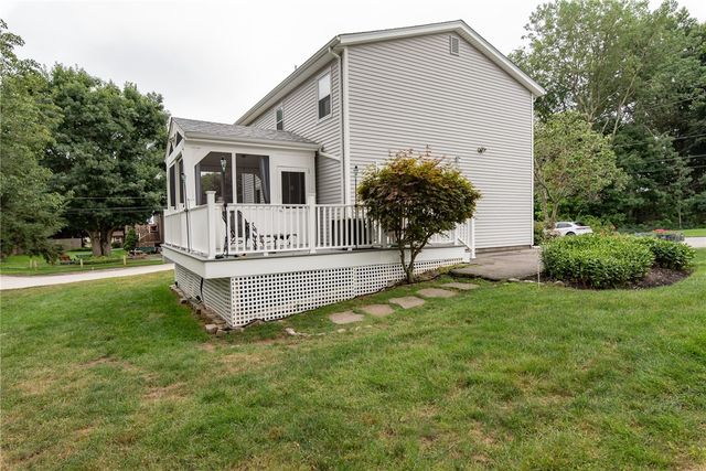 18 Woodcrest Drive, Johnston, RI 02919