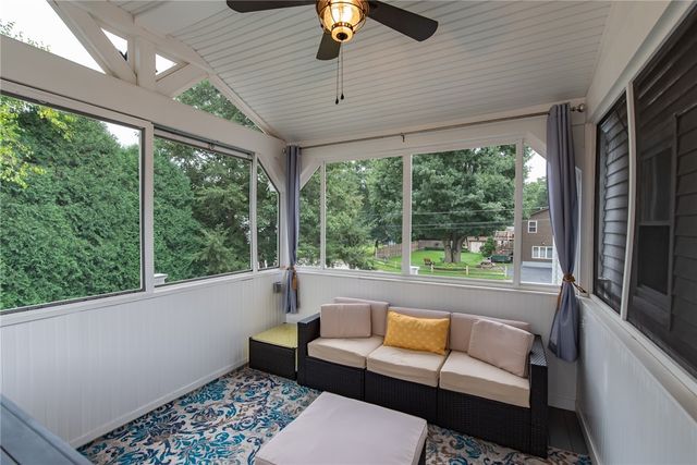 18 Woodcrest Drive, Johnston, RI 02919