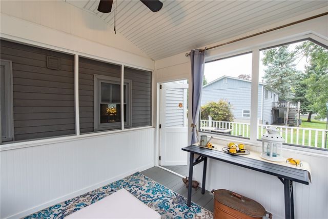 18 Woodcrest Drive, Johnston, RI 02919
