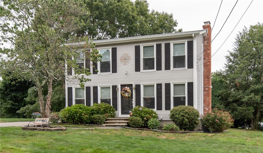 18 Woodcrest Drive, Johnston, RI 02919