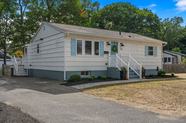 22 Brookside Rd, Rockland, MA 02370