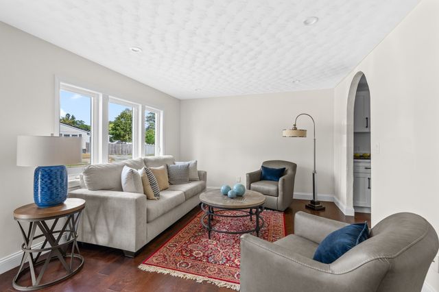 22 Brookside Rd, Rockland, MA 02370