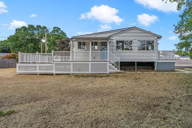 22 Brookside Rd, Rockland, MA 02370