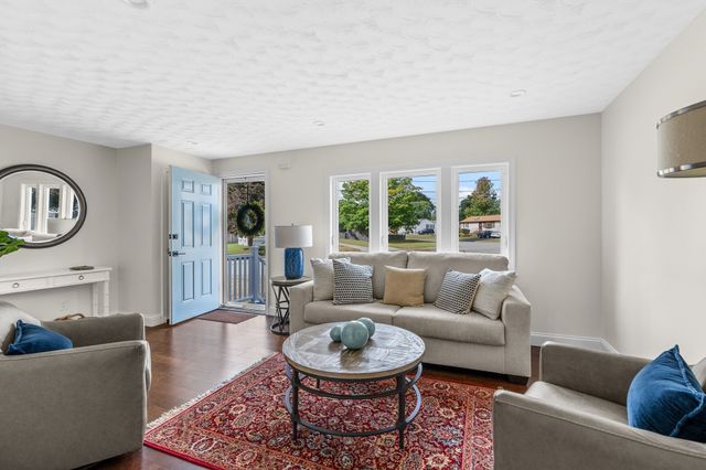 22 Brookside Rd, Rockland, MA 02370