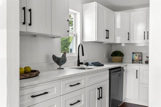 22 Brookside Rd, Rockland, MA 02370