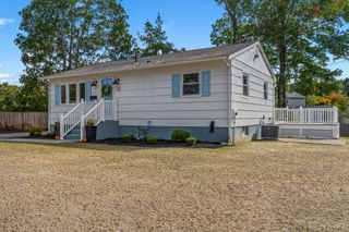 22 Brookside Rd, Rockland, MA 02370