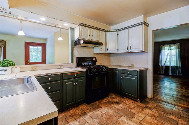 48 Brayton Road, Smithfield, RI 02917