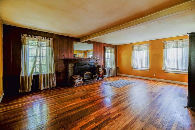 48 Brayton Road, Smithfield, RI 02917