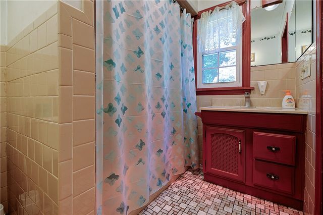 48 Brayton Road, Smithfield, RI 02917