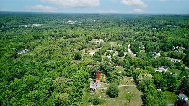 48 Brayton Road, Smithfield, RI 02917