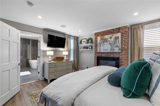 5712 Hays St, East Liberty, PA 15206