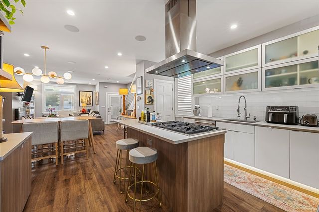 5712 Hays St, East Liberty, PA 15206