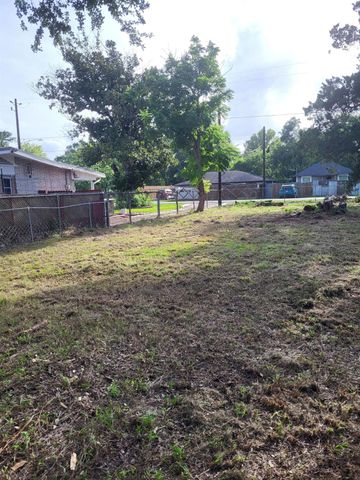 4210 Leffingwell Street, Houston, TX 77026