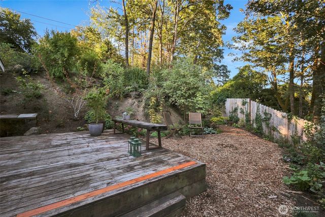 8725 10th Avenue S, Seattle, WA 98108