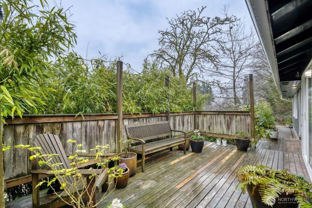 8725 10th Avenue S, Seattle, WA 98108