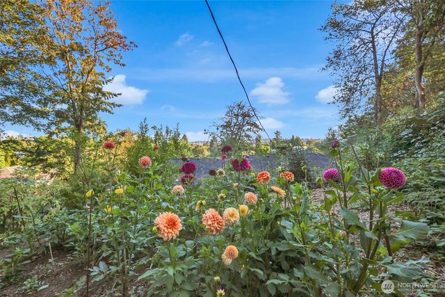 8725 10th Avenue S, Seattle, WA 98108