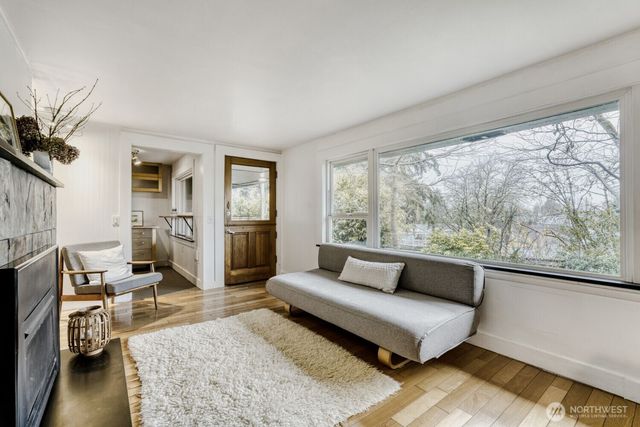 8725 10th Avenue S, Seattle, WA 98108