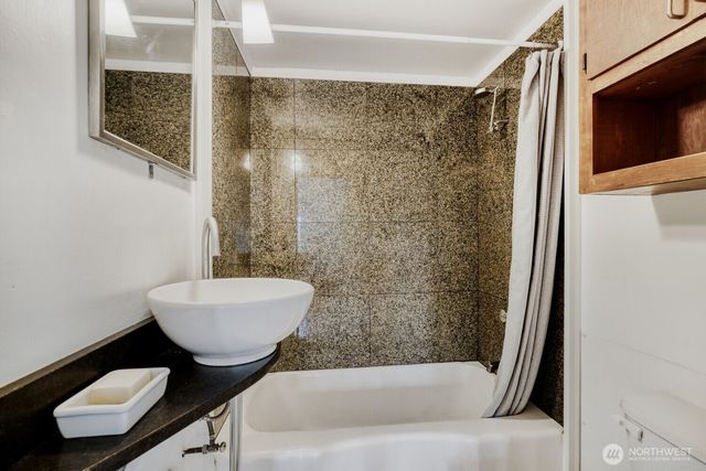 8725 10th Avenue S, Seattle, WA 98108