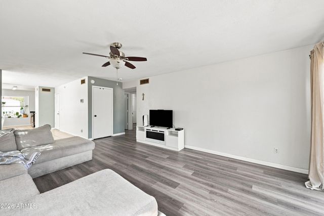 8734 W INDIANOLA Avenue, Phoenix, AZ 85037