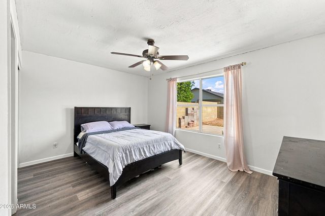 8734 W INDIANOLA Avenue, Phoenix, AZ 85037