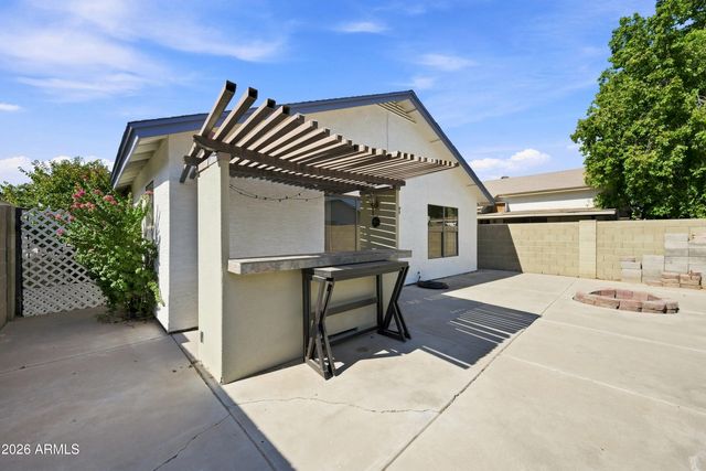 8734 W INDIANOLA Avenue, Phoenix, AZ 85037