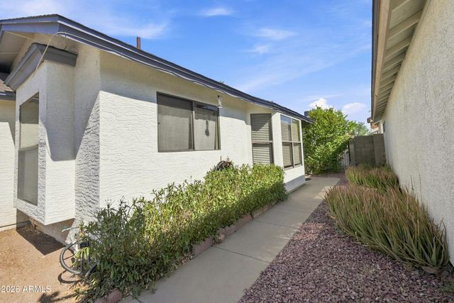 8734 W INDIANOLA Avenue, Phoenix, AZ 85037