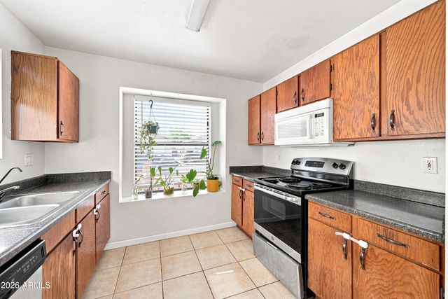 8734 W INDIANOLA Avenue, Phoenix, AZ 85037