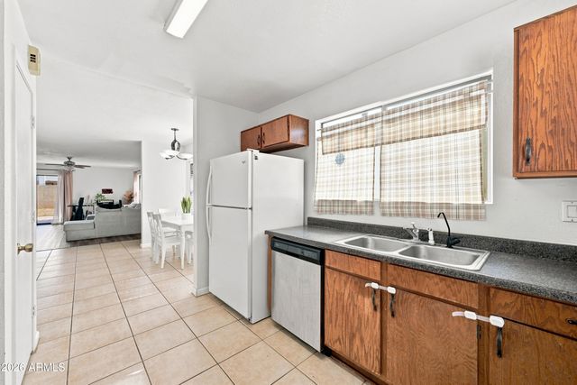 8734 W INDIANOLA Avenue, Phoenix, AZ 85037