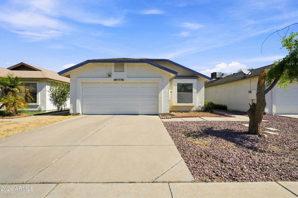 8734 W INDIANOLA Avenue, Phoenix, AZ 85037