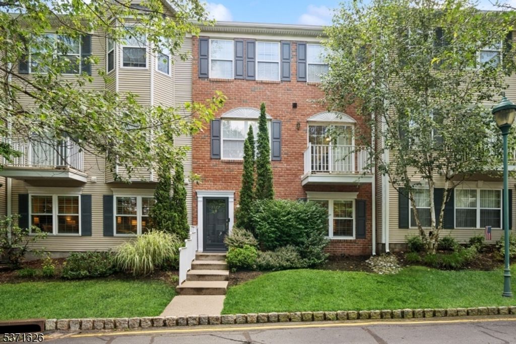 2177 Kent Ct, Mahwah Twp., NJ 07430