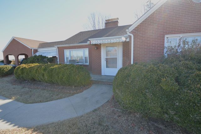 5581 Franklin ST, Ferrum, VA 24088