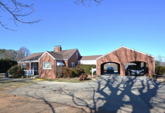 5581 Franklin ST, Ferrum, VA 24088