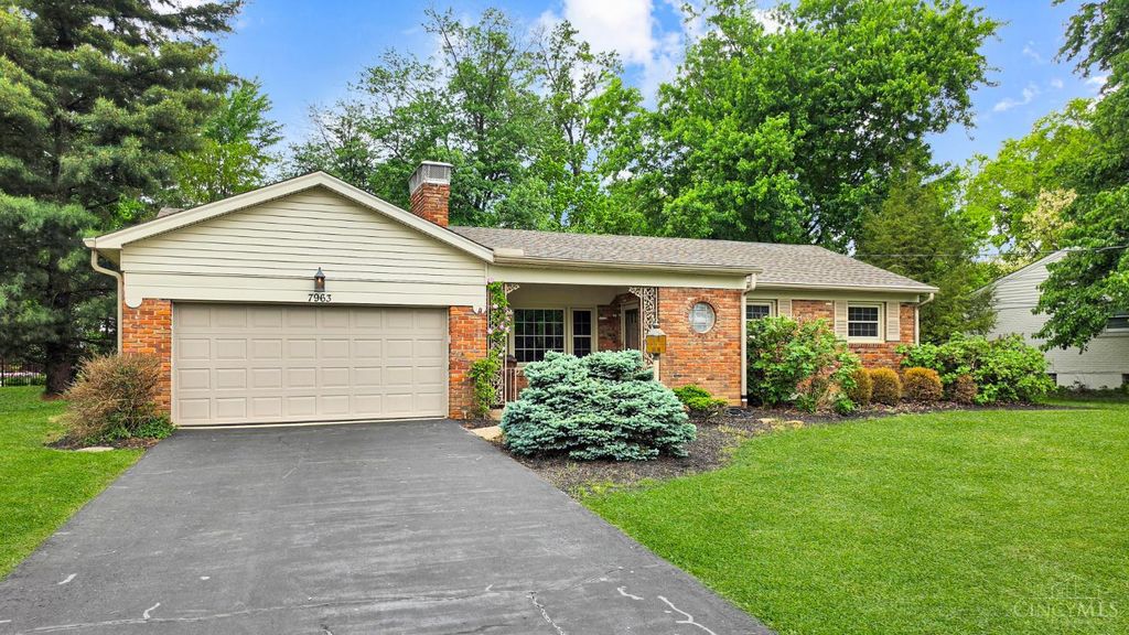 7963 Mitchell Farm Lane, Montgomery, OH 45242